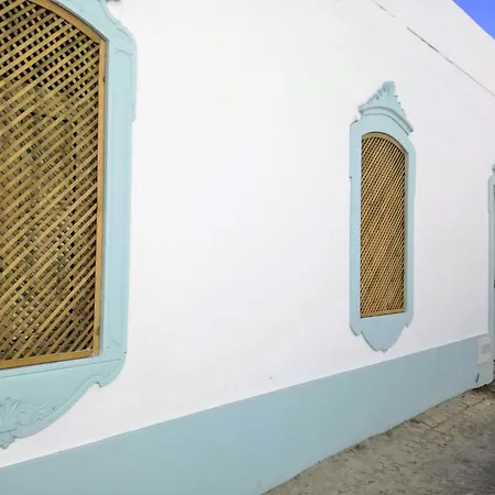 Casa Das Janelas Holiday home *